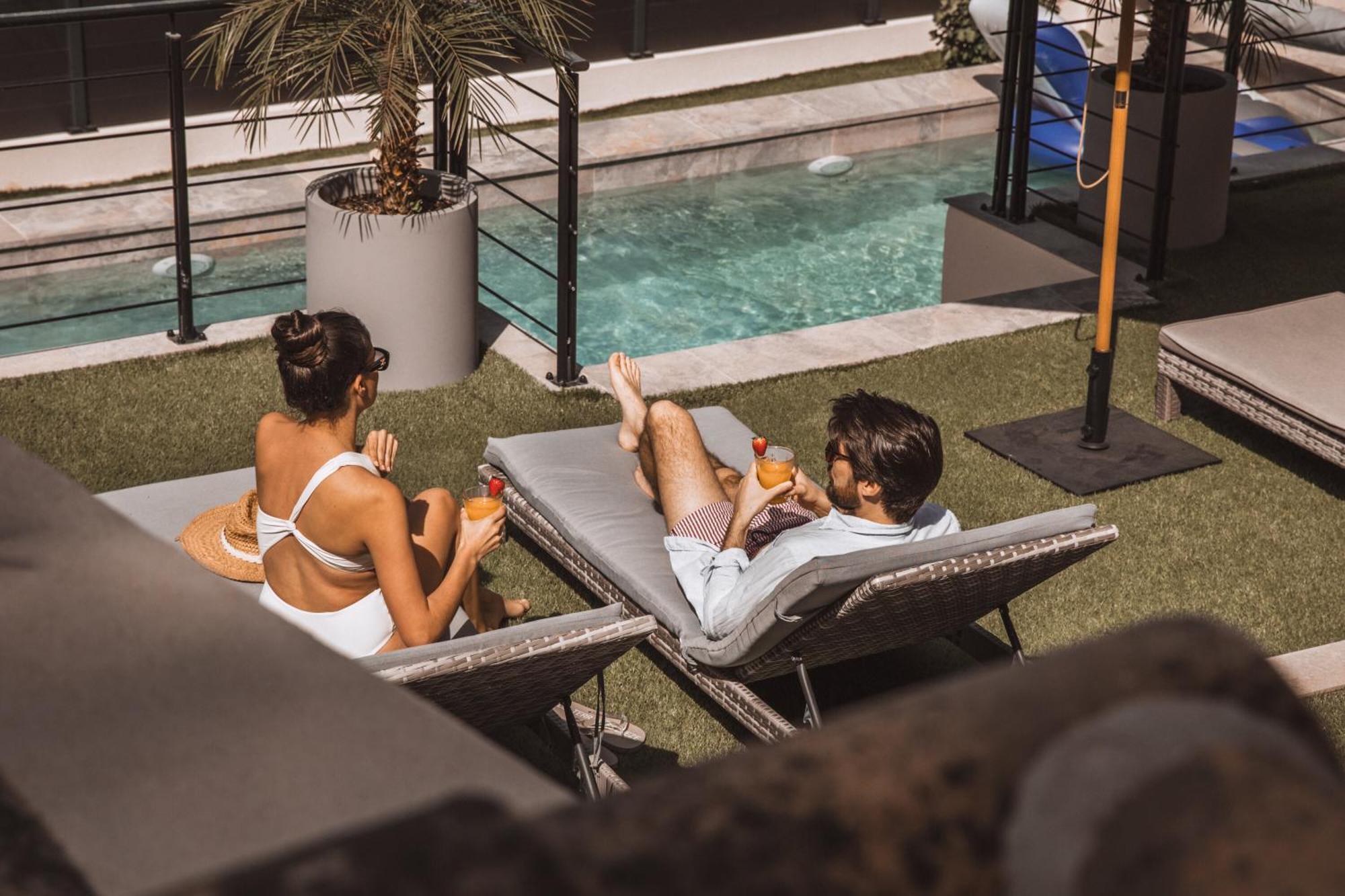 Piscine-Jacuzzi-Videoprojecteur-Clim La Perle Rare Villa Мужен Екстериор снимка