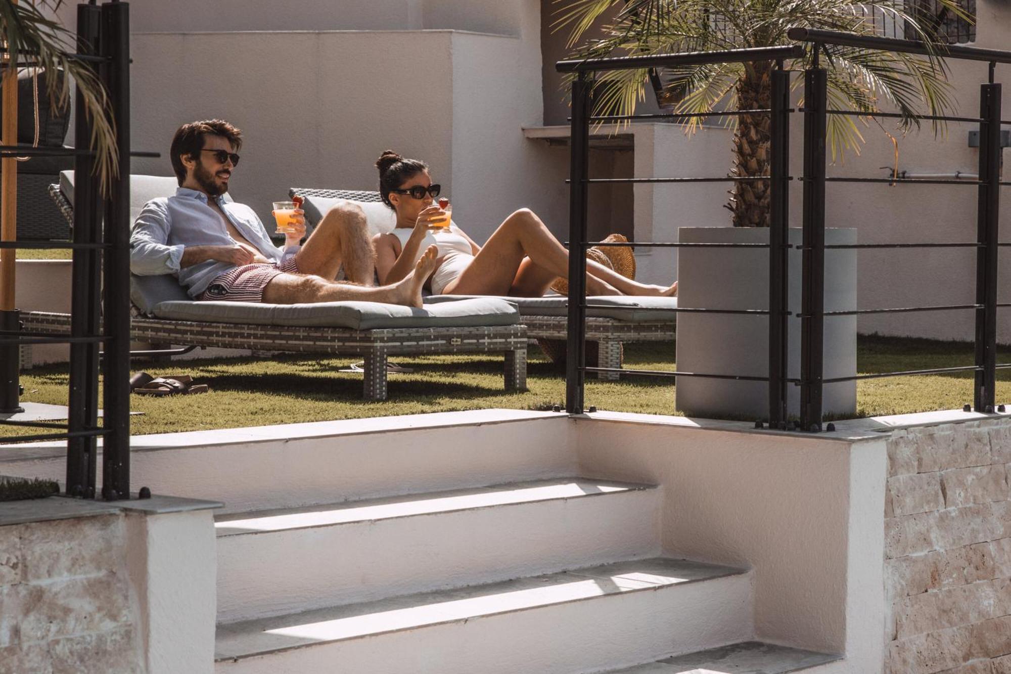Piscine-Jacuzzi-Videoprojecteur-Clim La Perle Rare Villa Мужен Екстериор снимка