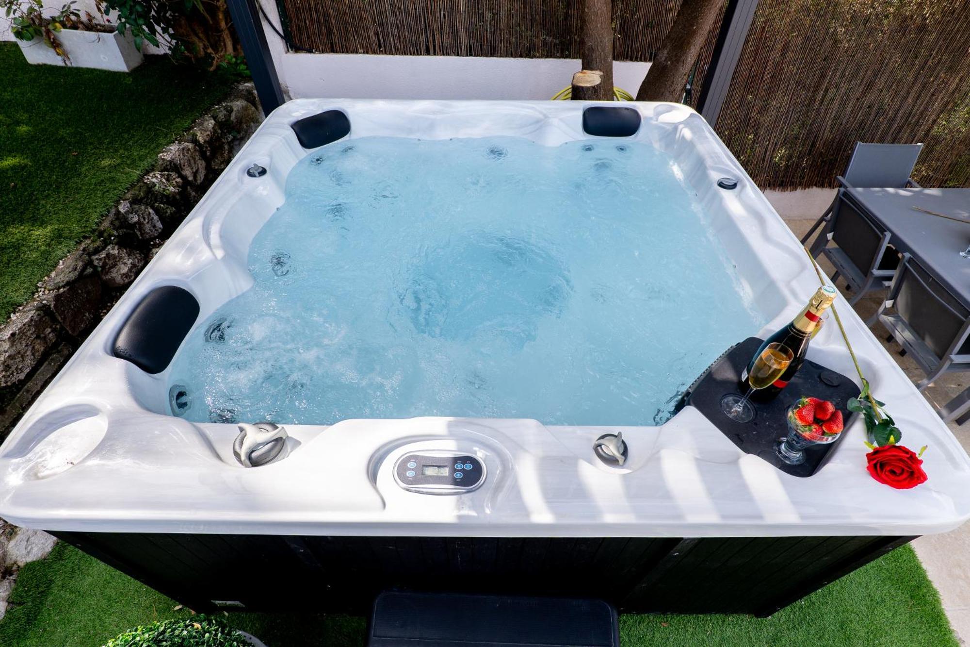 Piscine-Jacuzzi-Videoprojecteur-Clim La Perle Rare Villa Мужен Екстериор снимка